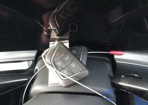 2024 Cadillac Lyriq Luxury W/1Sc z USA, uszkodzony, nr VIN 1GYKPPRK0RZ128615